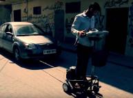 شاب فلسطيني ينجح في صناعة روبوت متعدد الاستخدامات والمهام